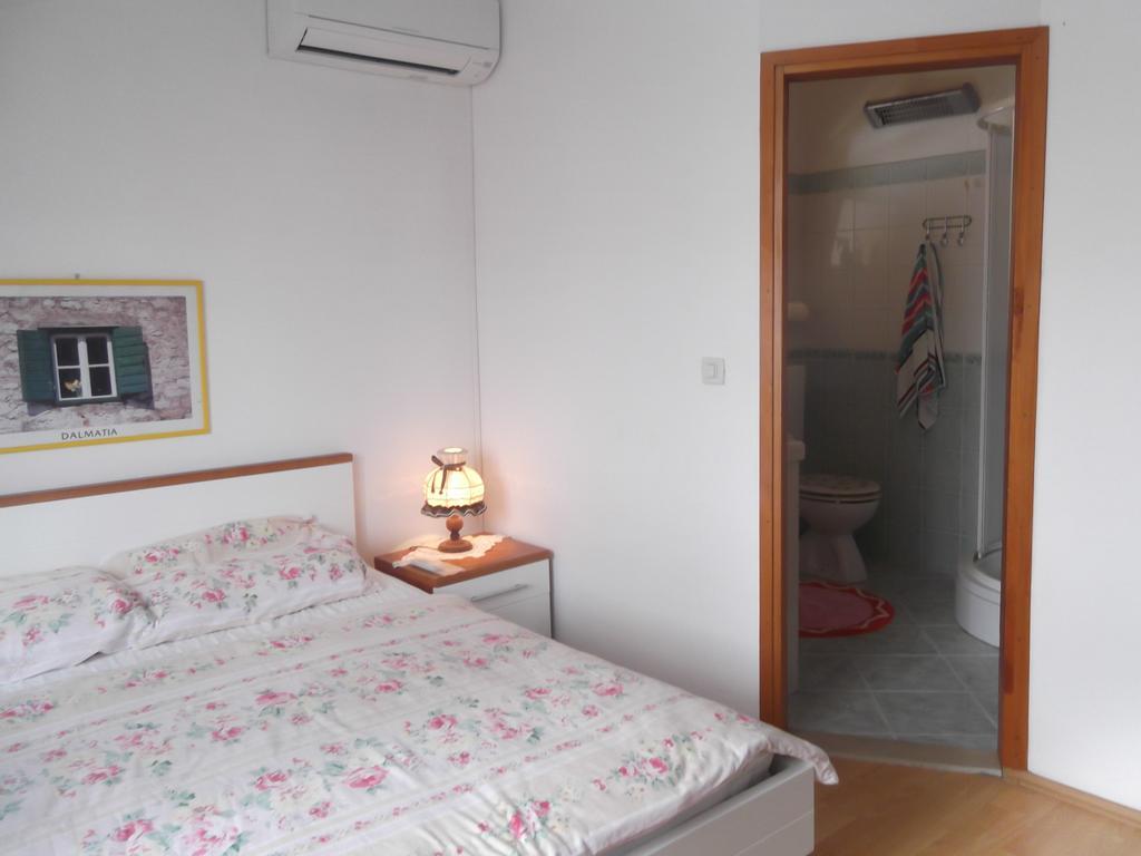 Apartments Vanda Vrboska Habitación foto