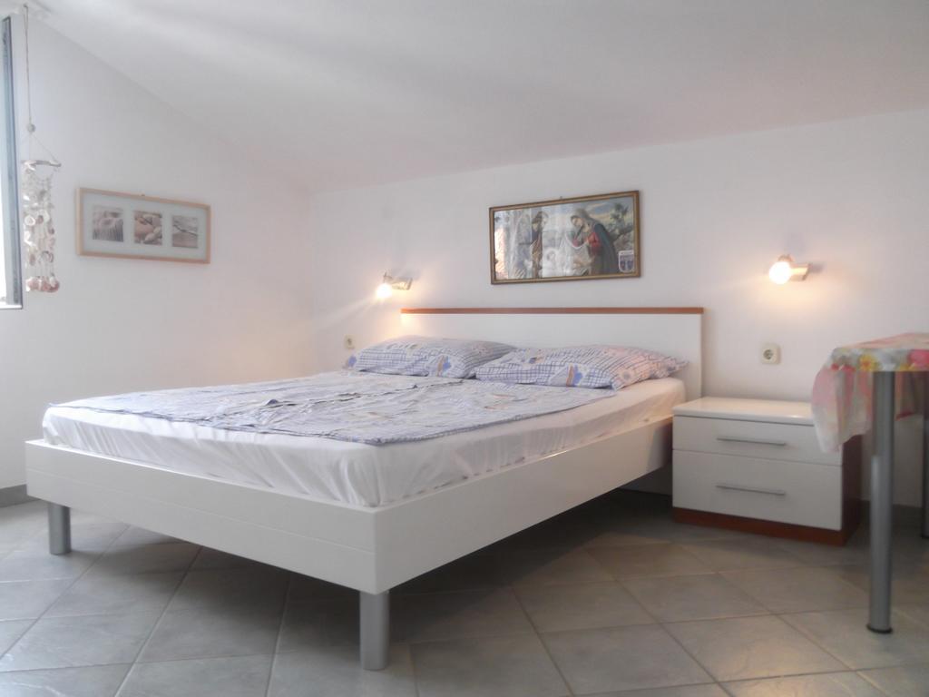 Apartments Vanda Vrboska Habitación foto